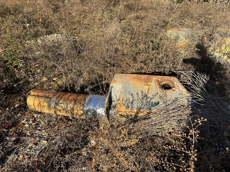 #2200-•-caterpillar-d8-undercarriage-image-9