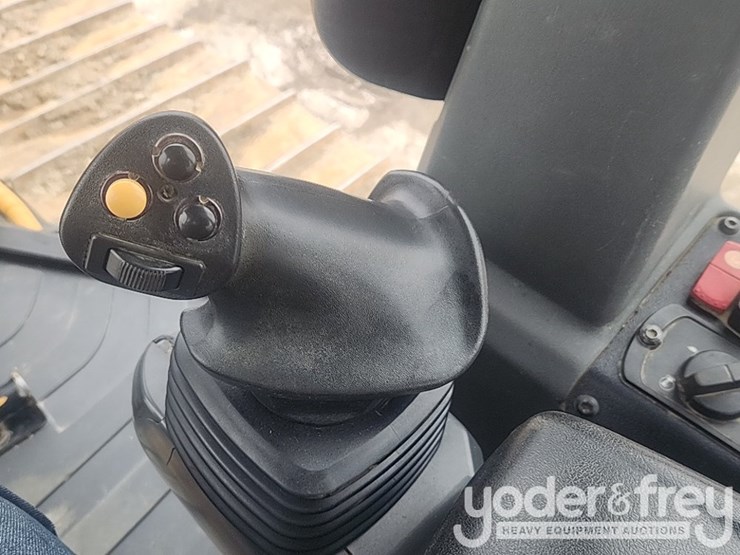 2019-caterpillar-d6k2-lgp-image-23