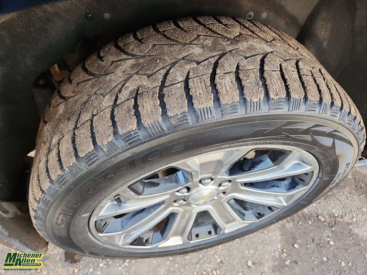 2018-chevrolet-tahoe-ltz-image-34