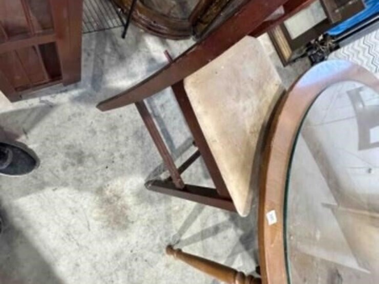 48”-round-table-&-4-chairs--not-a-matching-set-image-4