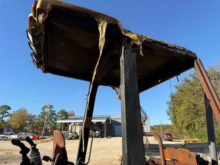 caterpillar-420d-image-107