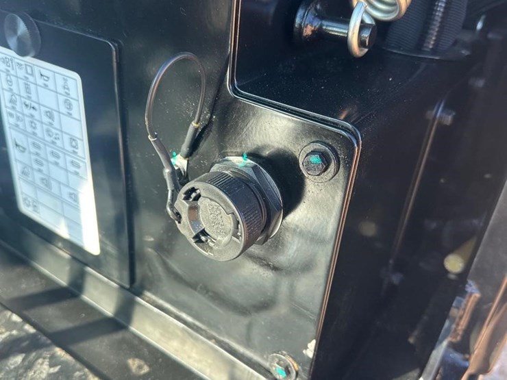 caterpillar-305.5e2-image-23