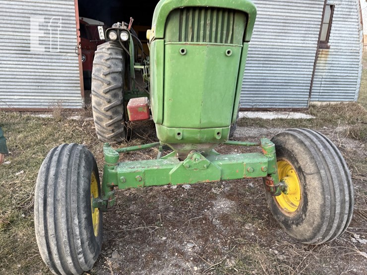 john-deere-4010-image-25