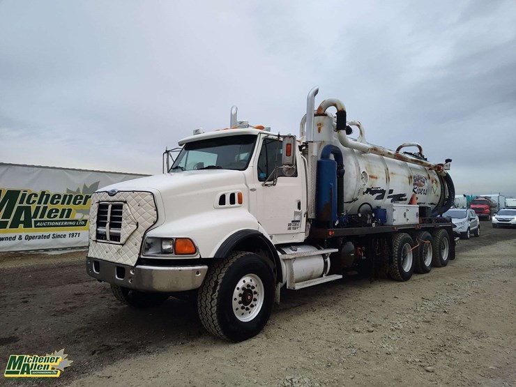 2005-sterling-lt9500-image-1