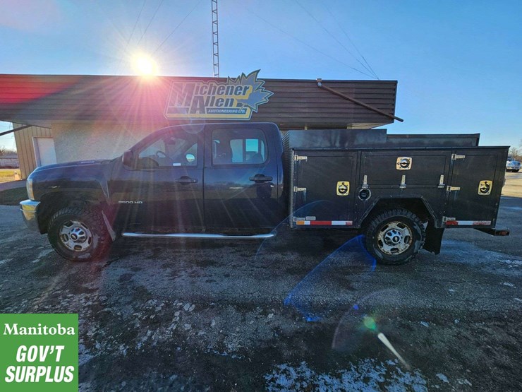 2012-chevrolet-silverado-2500hd-image-2
