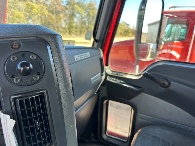 #33708-•-2014-mack-cxu-t/a-daycab-truck-tractor-1m1aw02y3em038036-image-71