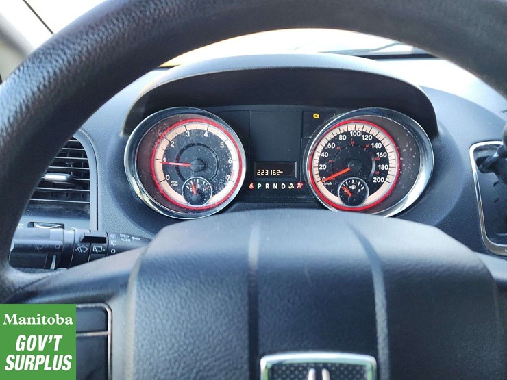 2013-dodge-grand-caravan-image-25