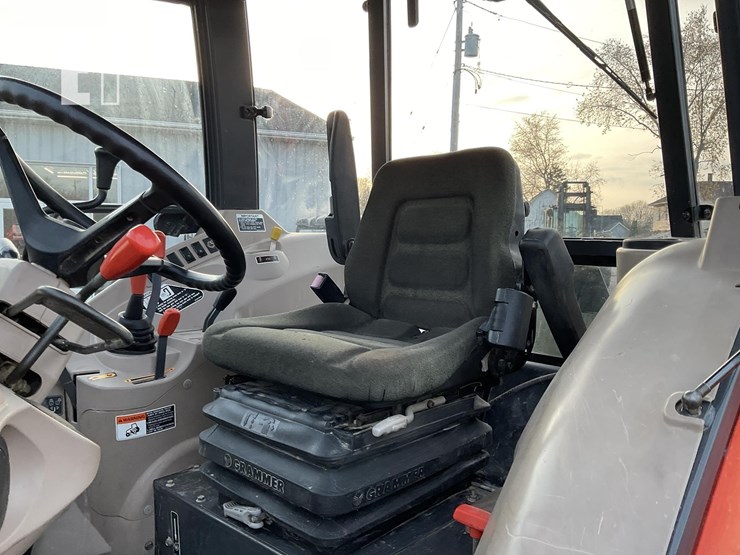 2008-kubota-m8540-image-18