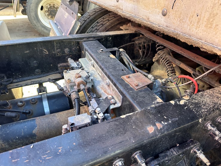 #33708-•-2014-mack-cxu-t/a-daycab-truck-tractor-1m1aw02y3em038036-image-28