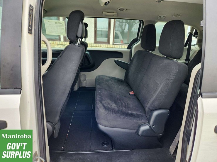 2013-dodge-grand-caravan-se-image-26