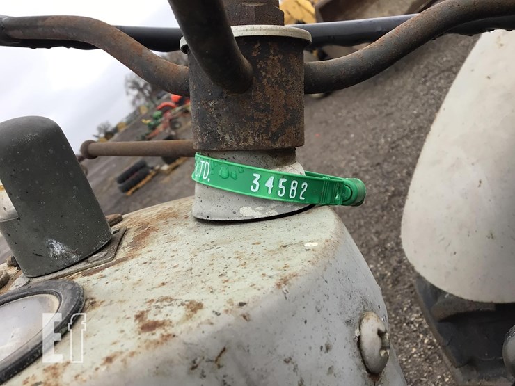 1956-ford-960-image-15