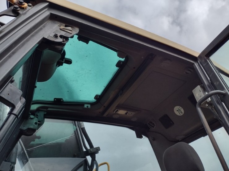 7-volvo-ec160c-image-15