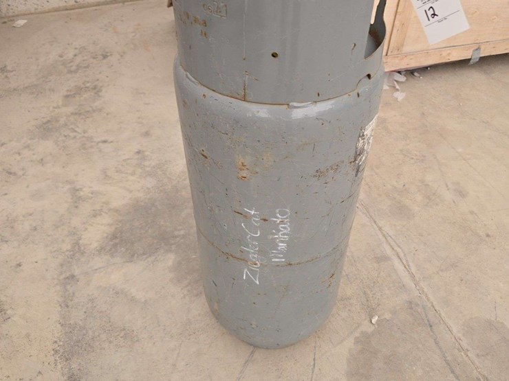 large-forklift-lp-tank-image-1