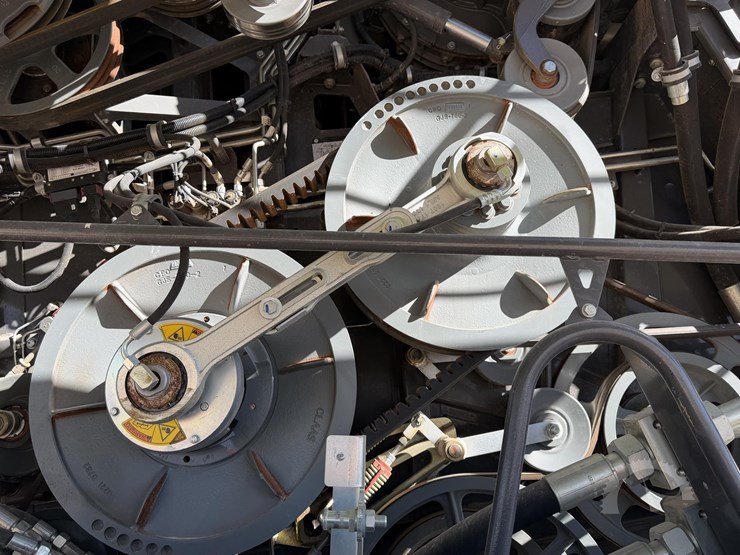 2022-claas-lexion-7500-image-37