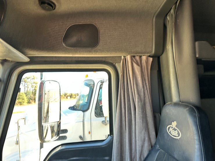 #33712-•-2011-mack-cxu-t/a-sleeper-truck-tractor-1m1aw09y5bm013138-image-74