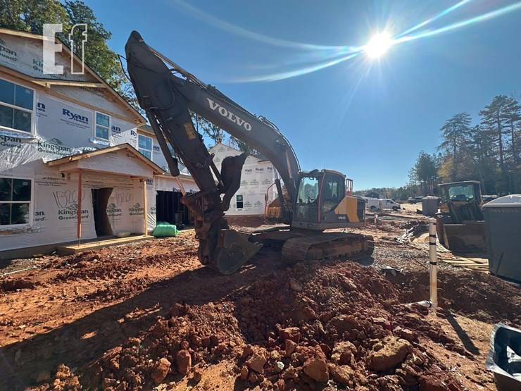 2017-volvo-ec220el-image-10