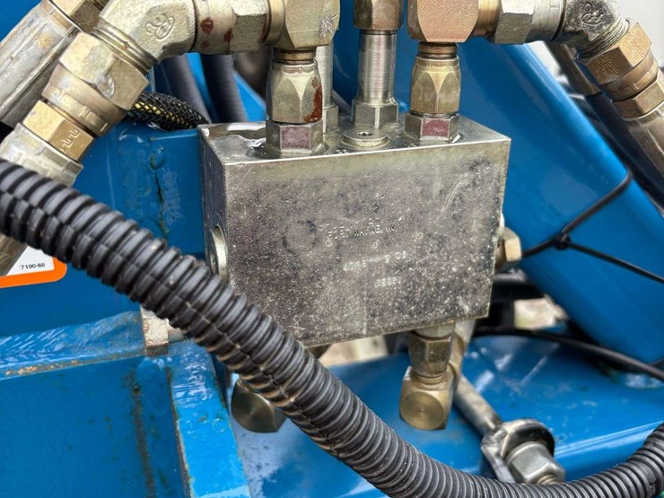 2005-kinze-3500-image-34