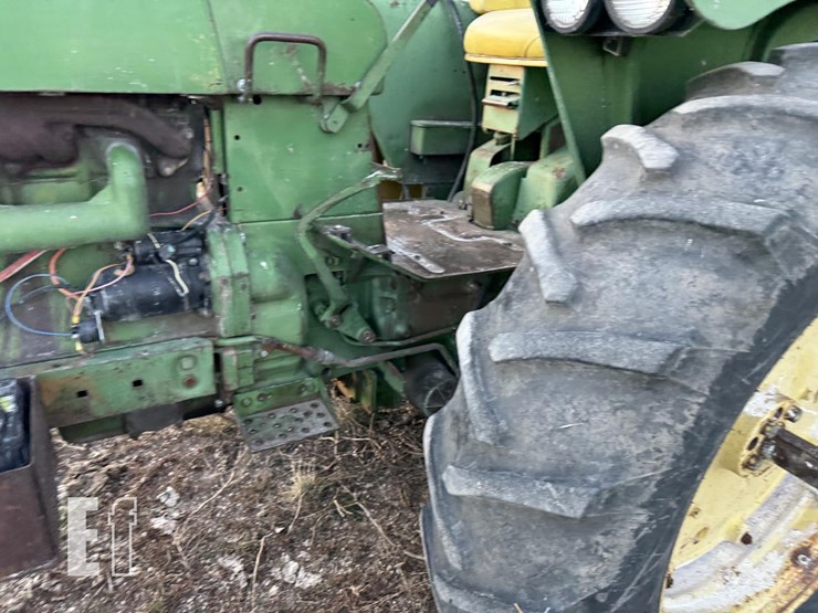 john-deere-4010-image-24
