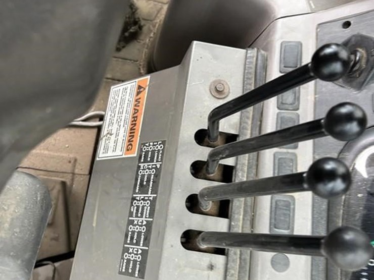 2000-case-570m-xt-image-38