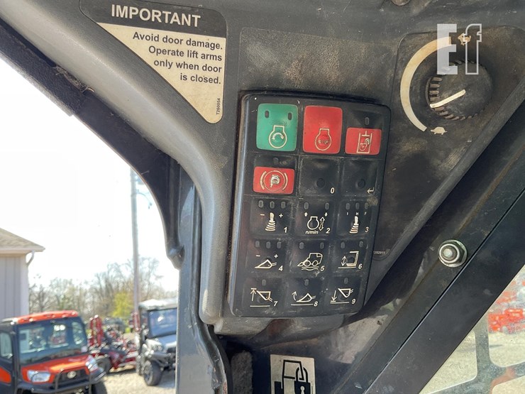 2017-deere-331g-image-18