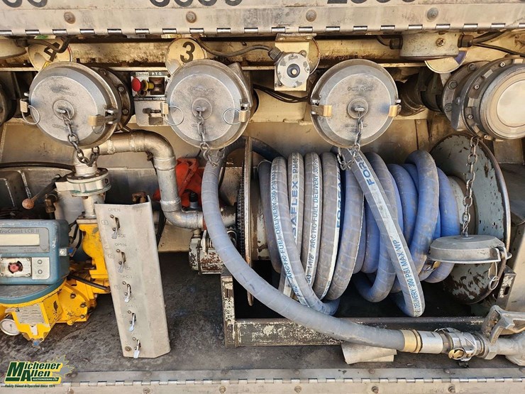 2002-sterling-lt9500-image-29