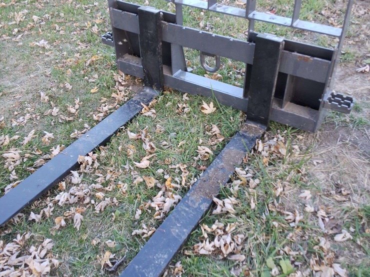 like-new-heavy-duty-quick-attach-pallet-forks,-came-from-birkeys,-fleet-pro-brand-image-2