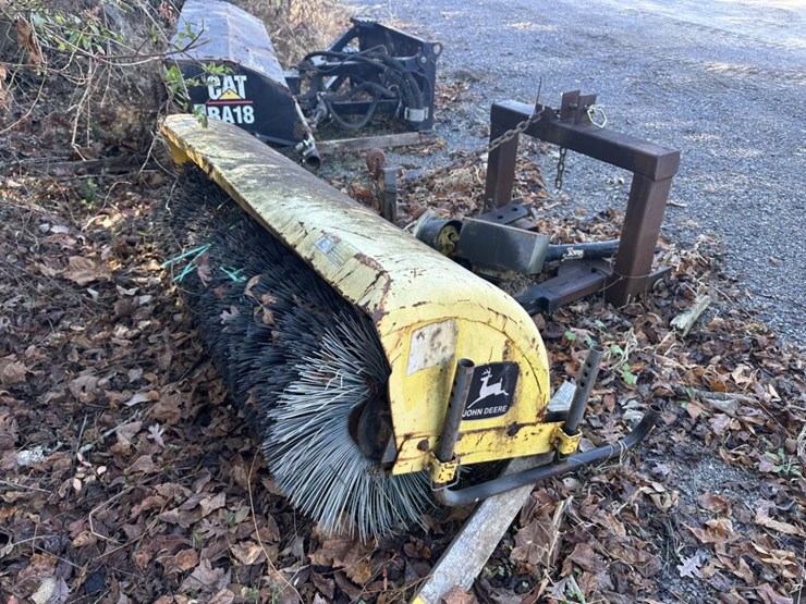 #2209-•-john-deere-3-point-sweeper-image-1