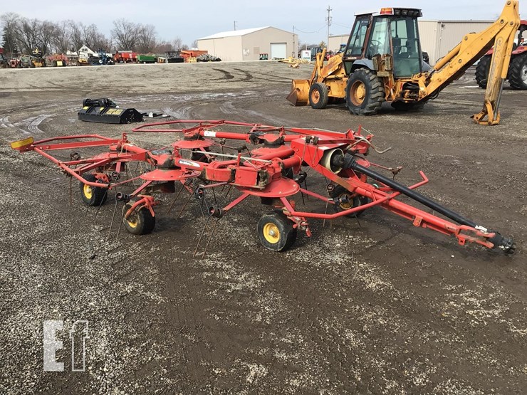 new-holland-169-image-2