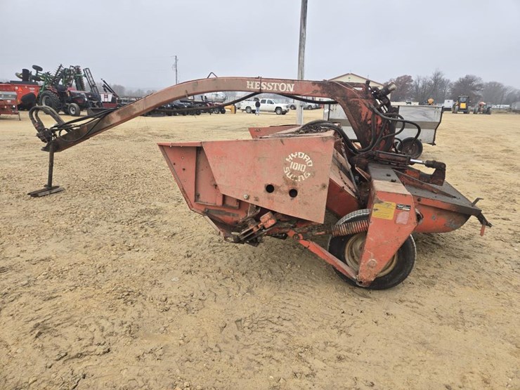 hesston-1010-image-4