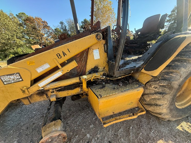 caterpillar-420d-image-80