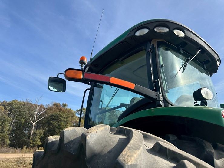 2013-john-deere-8285r-image-17