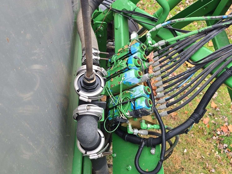 john-deere-4830-image-22