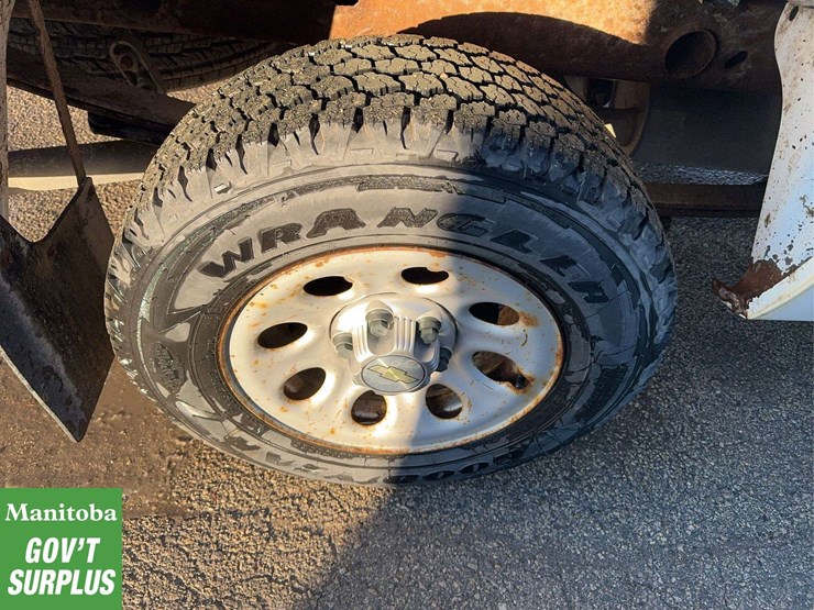 2011-chevrolet-silverado-1500-image-11