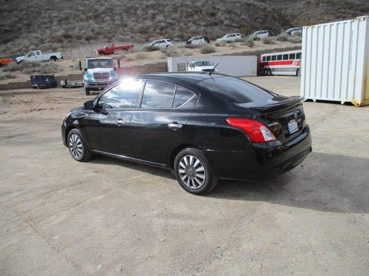 2019-nissan-versa-sv-sedan,-image-4
