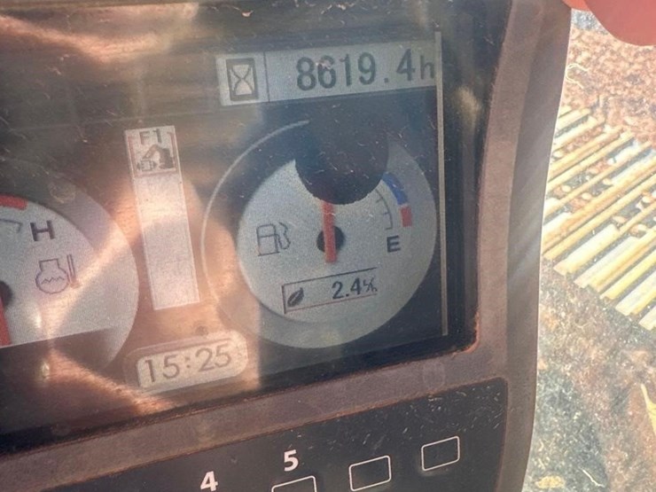 2012-hitachi-zx225us-lc-3-image-20