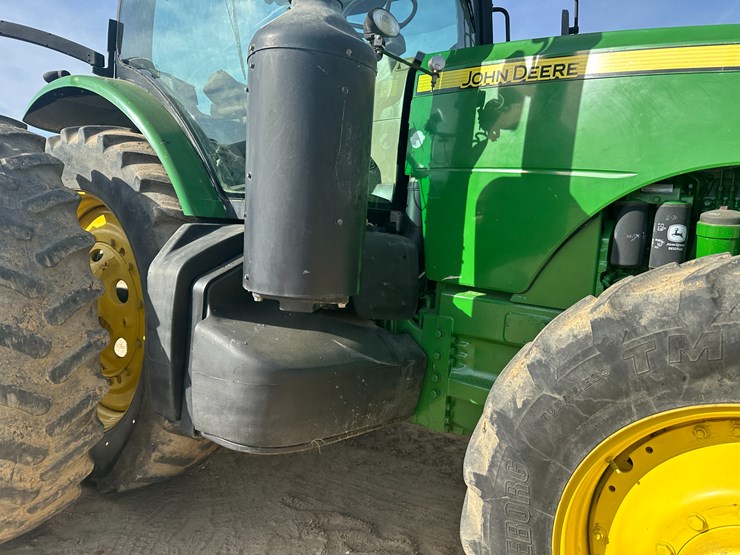 2013-john-deere-8285r-image-32