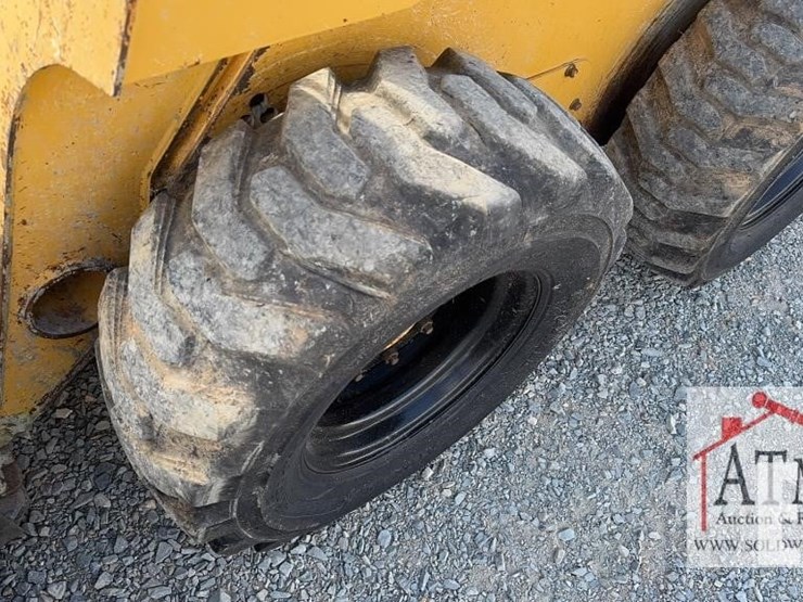 2008-deere-320-image-10