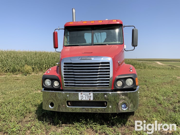 2007-freightliner-cst120-century-class-s/t-t/a-day-cab-truck-tractor-image-2