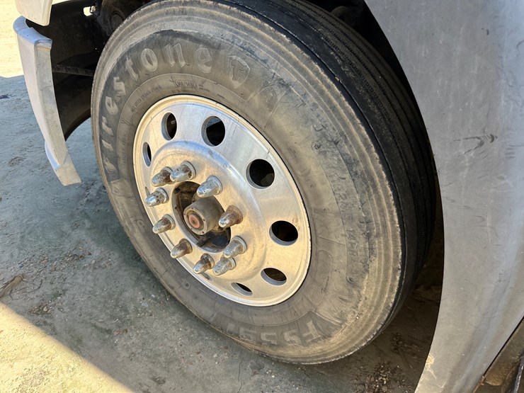 #33710-•-2011-mack-cxu-t/a-sleeper-truck-tractor-1m1aw09y3bm013638-image-8