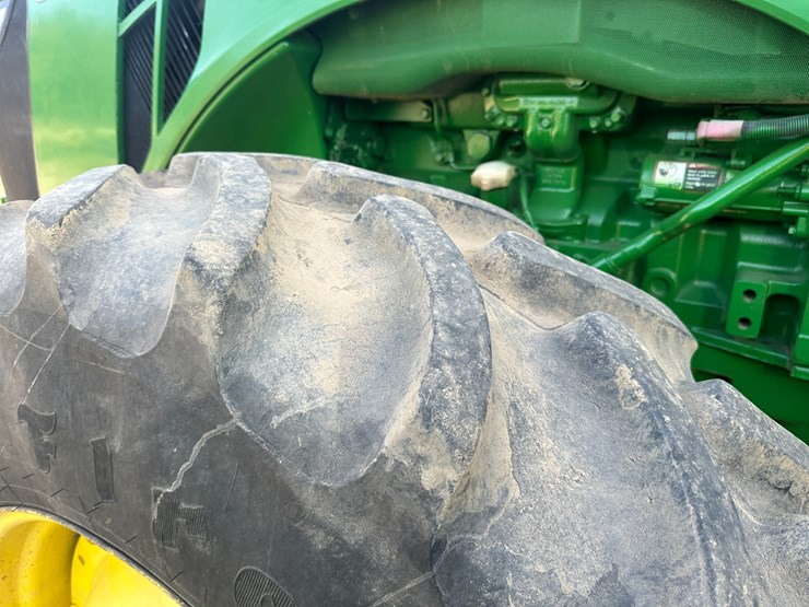 2013-john-deere-8285r-image-8