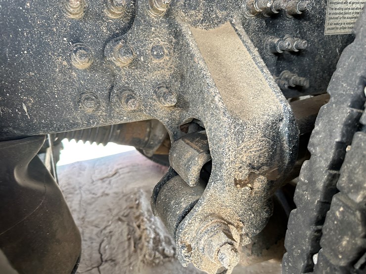 #33710-•-2011-mack-cxu-t/a-sleeper-truck-tractor-1m1aw09y3bm013638-image-21