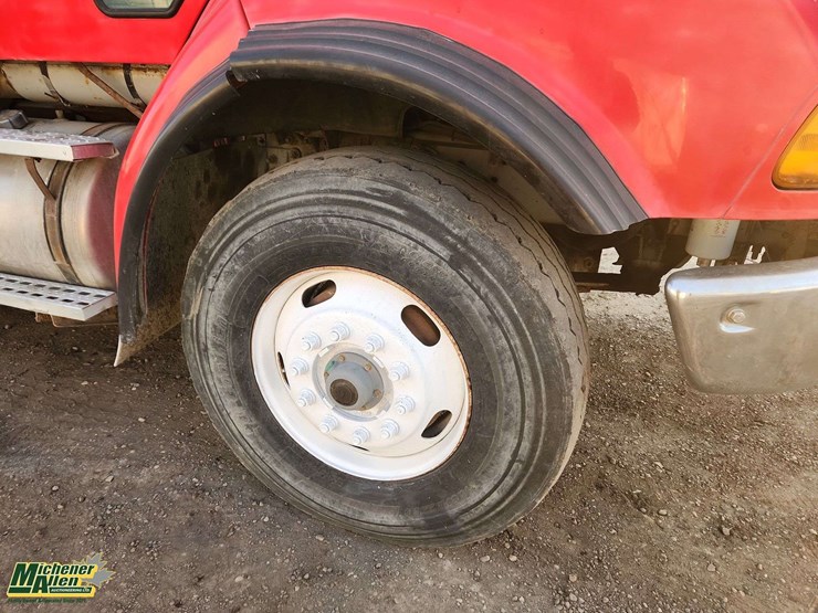 2002-sterling-lt9500-image-15