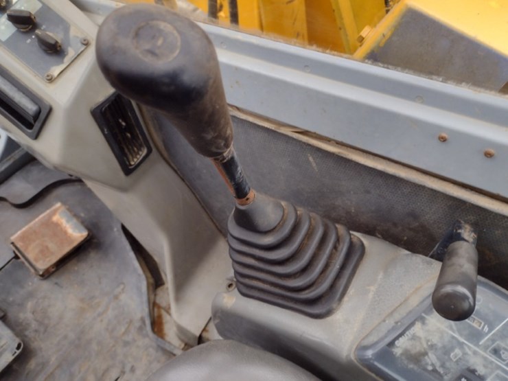 komatsu-pc128uu-2-image-8