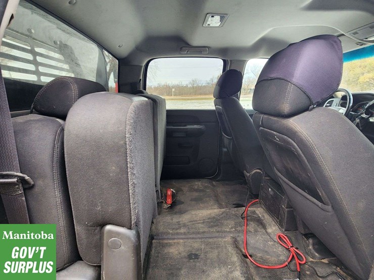 2013-chevrolet-silverado-3500hd-image-34