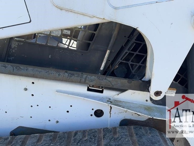 2008-bobcat-t300-image-12