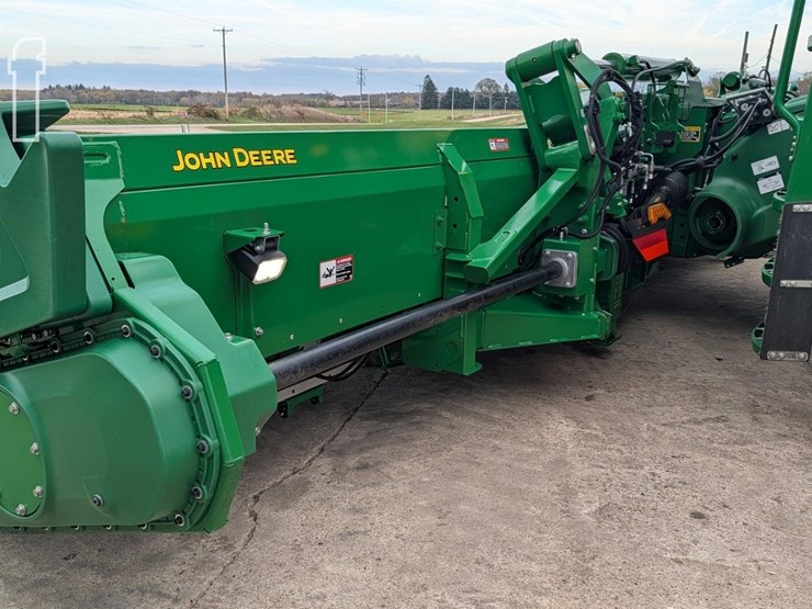 john-deere-c12f-image-11