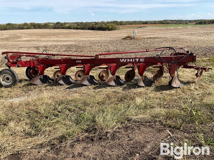 1982-white-588-image-4