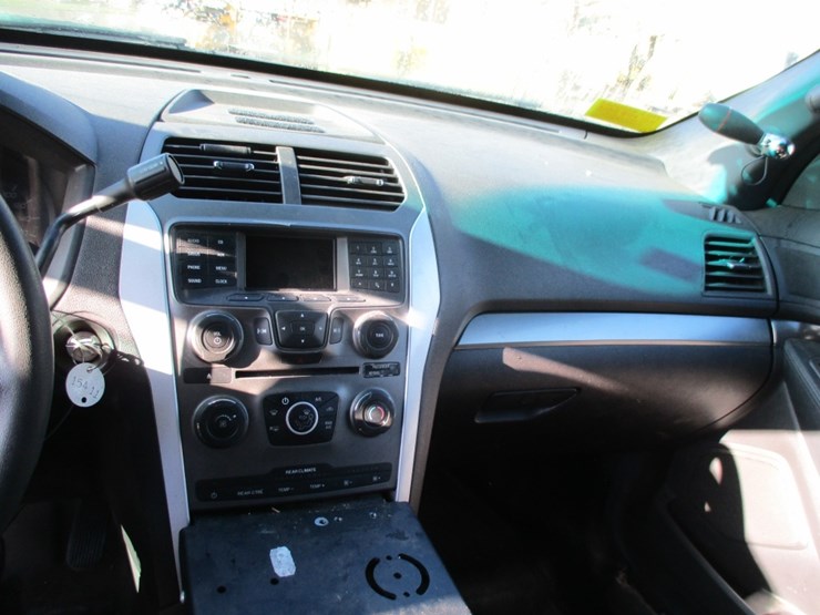 2014-ford-explorer-image-8