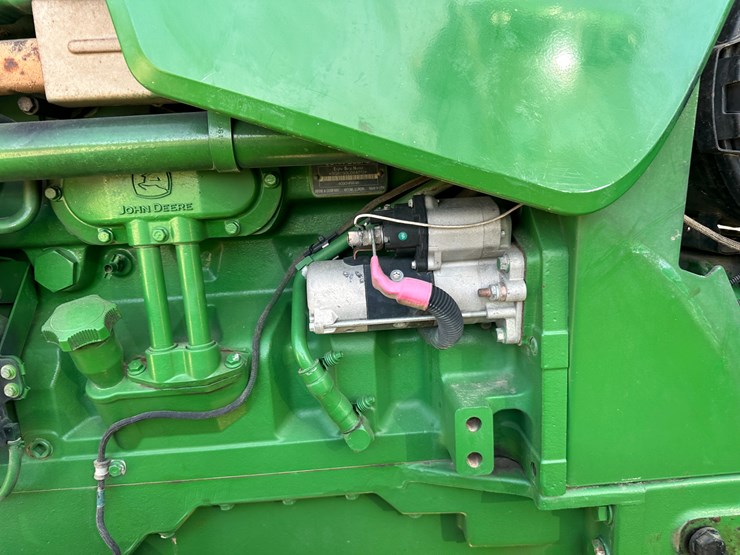 2010-john-deere-8295r-image-42