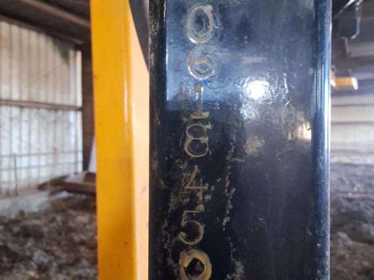 3pt-ag-wrapper,-individual-bale,-hyd-drive-with-electric-control,-single-wrap-strand.-image-7